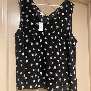 New Maurice’s size 2 black tank with white flowers